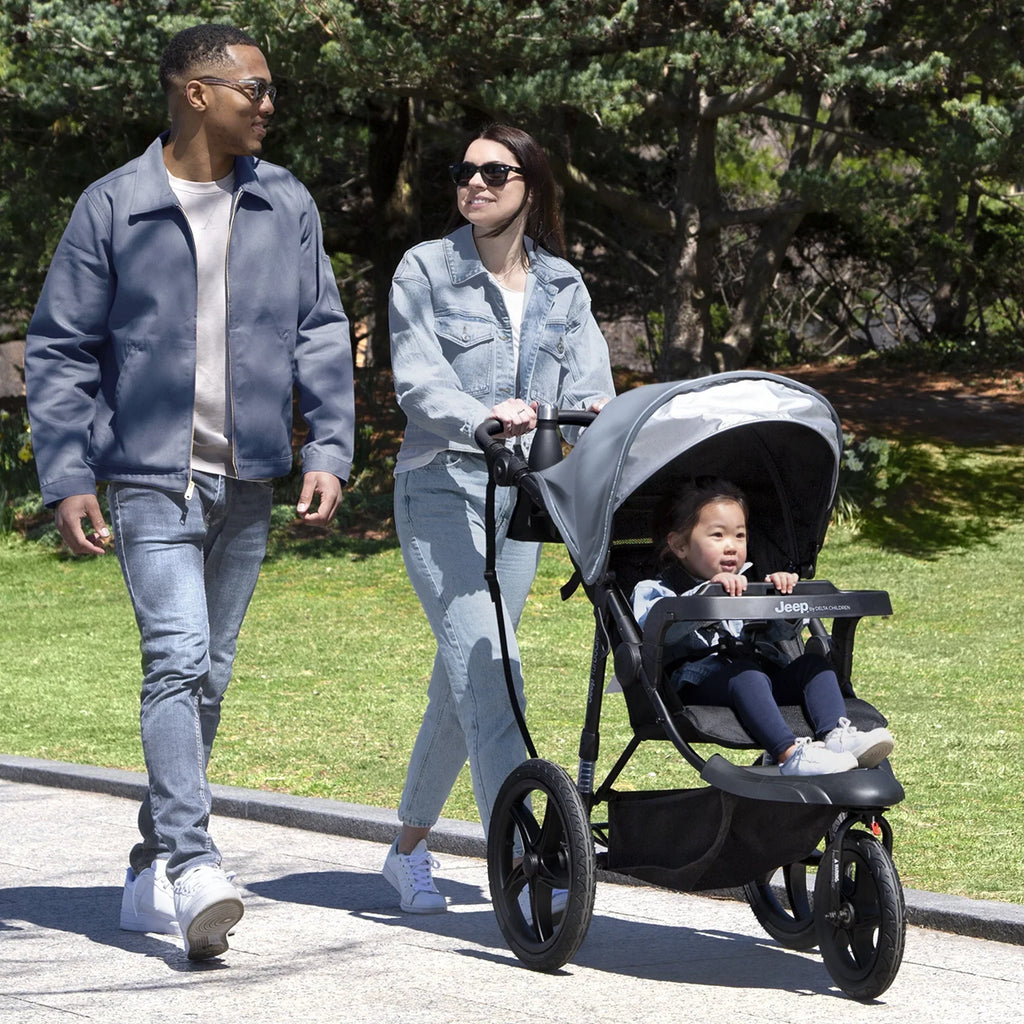 Nouveauté 2026 – Poussette de jogging Jeep TurboGlyde de Delta Children, noire