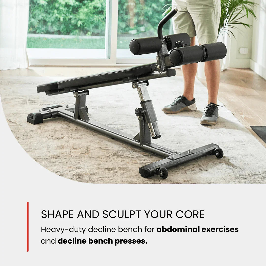Nouveauté 2026 – Banc de musculation semi-professionnel Finer Form Elite , avec poignée pour crunch inversé, idéal pour les exercices abdominaux. Permet de réaliser des crunchs inversés et des relevés de buste inclinés. 4 hauteurs réglables. Noir