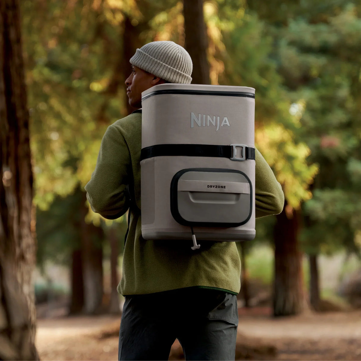 Nouveauté 2026 – Glacière souple Ninja Outdoor FrostVault Go 24 canettes avec zone froide et sèche, bleu bord de lac - FF124NV