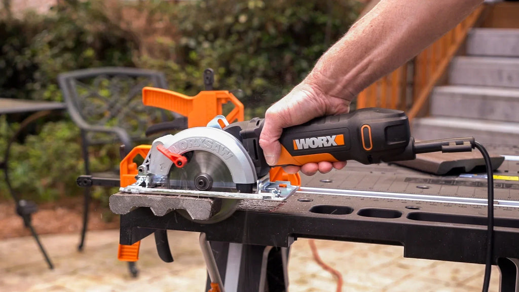 Nouveauté 2026 – Scie circulaire compacte à une main WORX WX439L 4,5 pouces et 4,5 A , noire et orange