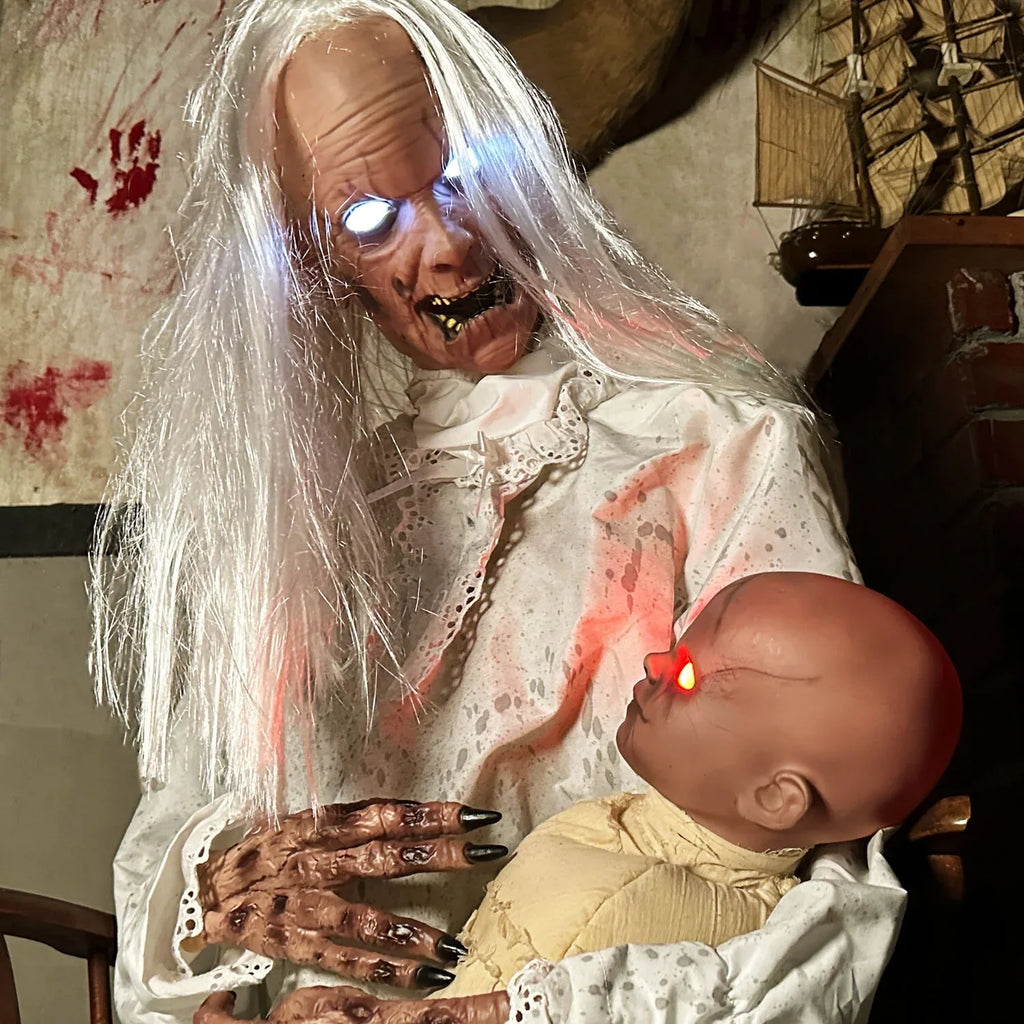 Nouveauté 2026 – Décoration d'Halloween Tekky Haunted Hill Farm : Mamie Gravely animatronique de 88 cm (2,9 pi) avec sons activés par le mouvement, HHGRVLYGRNY-1FLSA