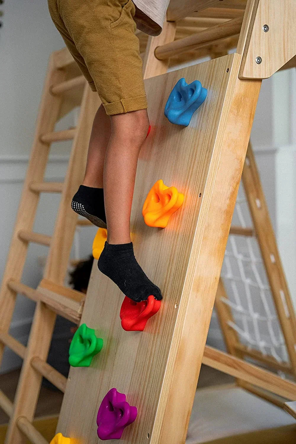 Nouveauté 2026 – Avenlur Aire de jeux intérieure pour tout-petits et enfants - Structure en bois véritable 6 en 1 avec toboggan, mur d'escalade, corde à grimper, barres de singe, balançoire et échelle. Un espace de jeux amusant pour les enfants
