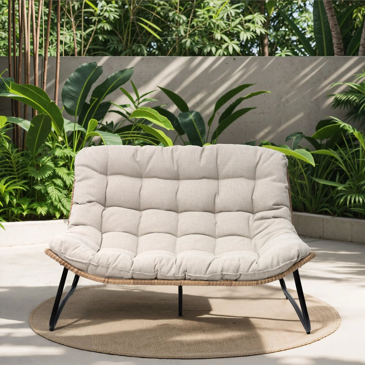 Nouveauté 2026 – Canapé deux places de patio Crestlive Products , grand meuble en rotin résistant aux intempéries avec coussins moelleux, canapé d'extérieur pour balcon, piscine, jardin (beige