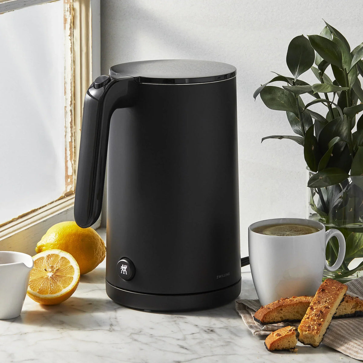 Nouveauté 2026 – Bouilloire électrique sans fil Enfinigy Cool Touch 1 litre ZWILLING , avec eau chaude instantanée - Noire
