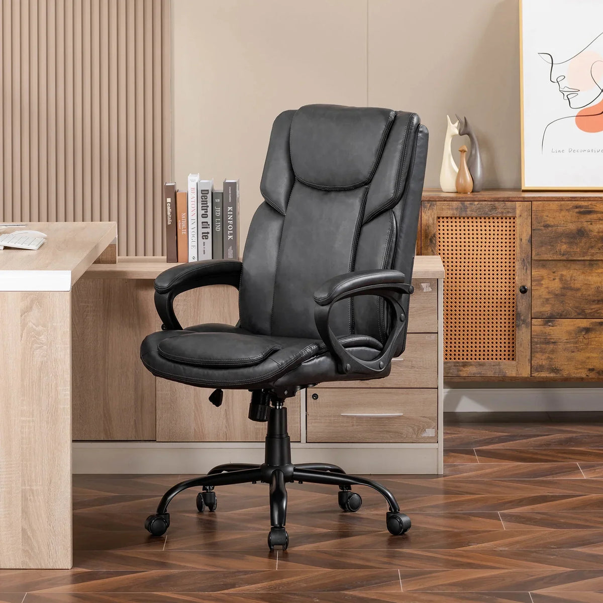 Nouveauté 2026 – Fauteuil de bureau ergonomique Mainstays Executive à dossier haut en cuir noir