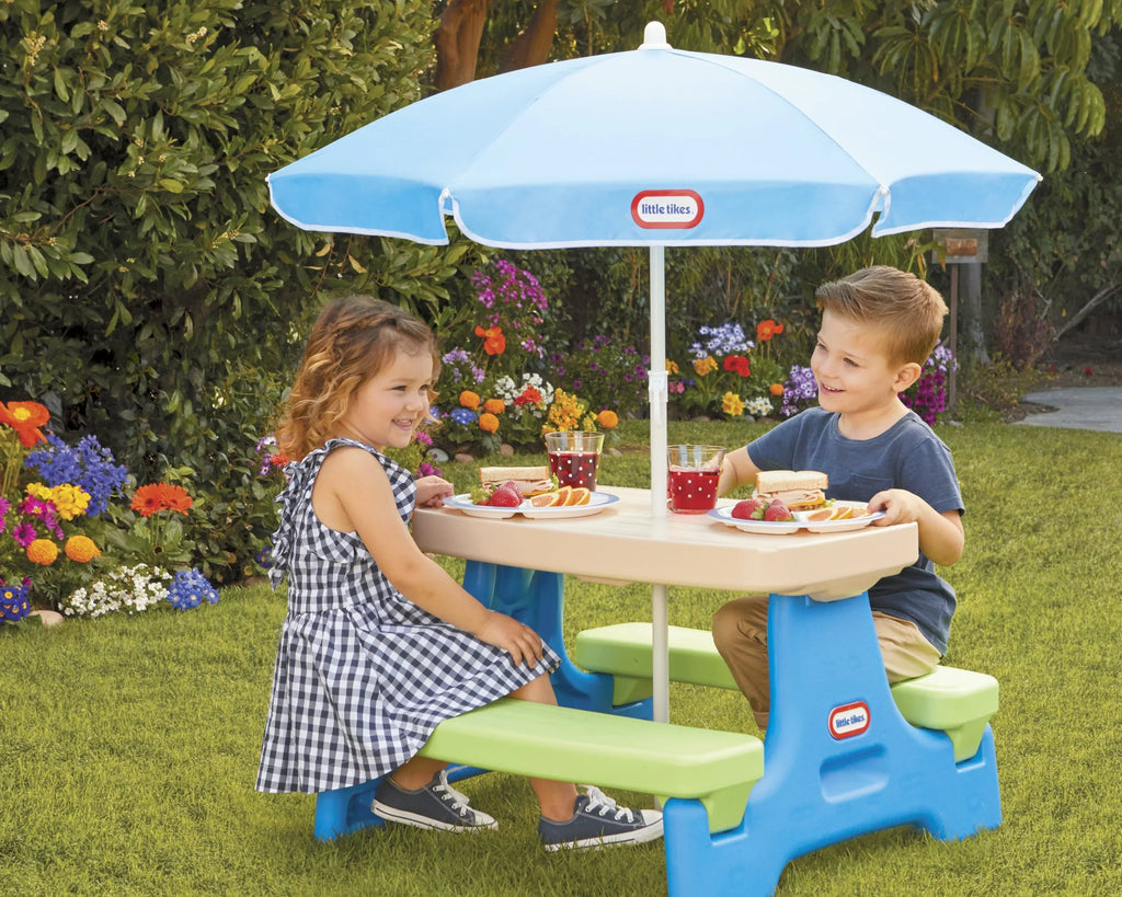 Nouveauté 2026 – Table de pique-nique robuste pour enfants Little Tikes Easy Store, avec parasol, pour l'intérieur et l'extérieur, à partir de 2 ans