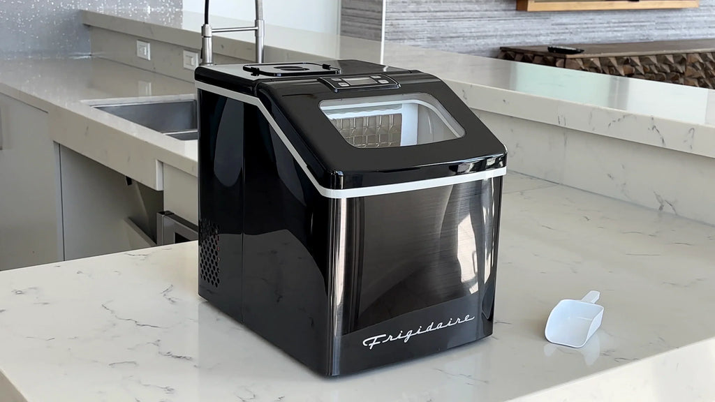Nouveauté 2026 – Machine à glaçons carrée transparente de comptoir Frigidaire , 18 kg (40 lb) - Acier inoxydable