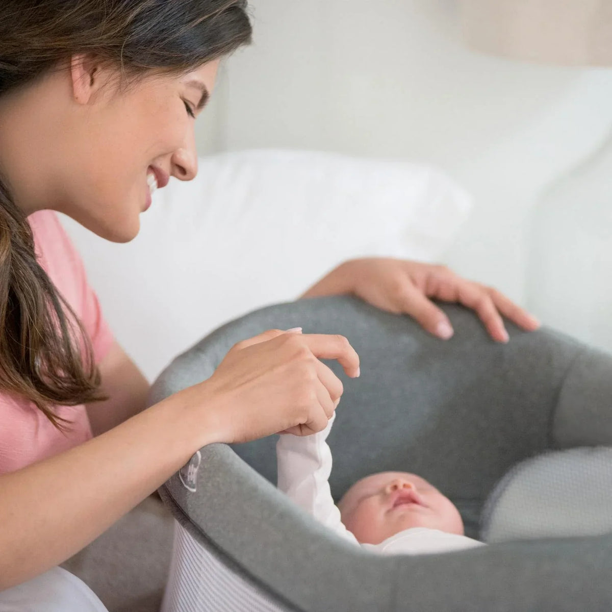 Nouveauté 2026 – Chicco Close to You Berceau de chevet portable 3 en 1 avec table à langer intégrée - Gris chiné (Gris). Neuf