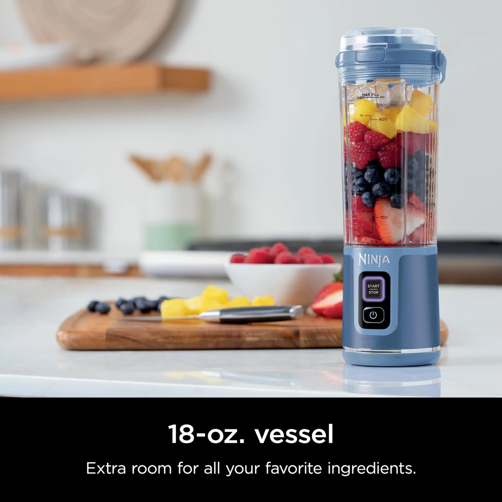Nouveauté 2026 – Blender portable Ninja Blast , sans fil, bol de 532 ml (18 oz), blender individuel pour milkshakes et smoothies, sans BPA, couvercle étanche et bec verseur, rechargeable par USB-C, pièces compatibles lave-vaisselle, violet métallisé