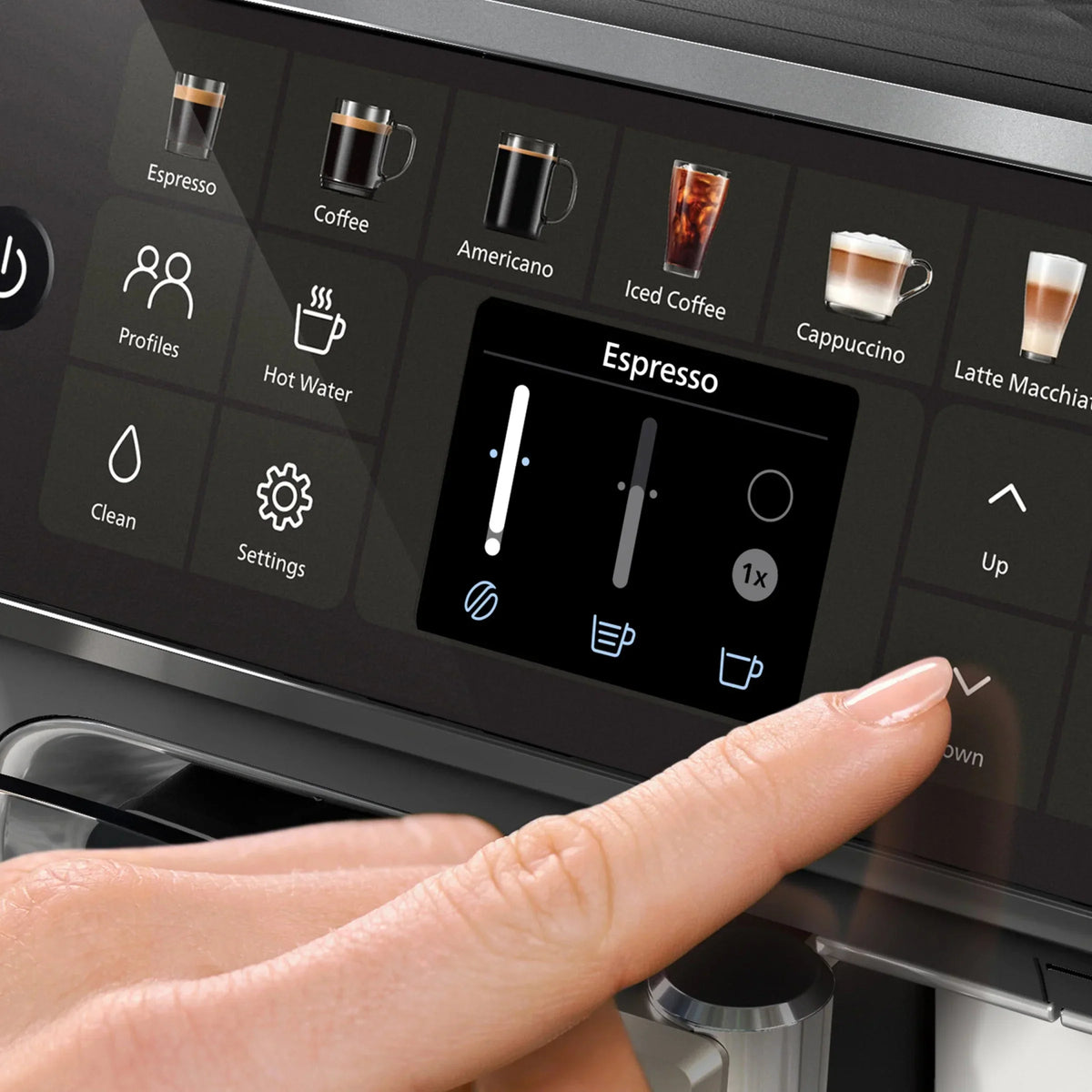 Nouveauté 2026 – Machine à expresso entièrement automatique Philips Série 4400 LatteGo , technologie SilentBrew, démarrage rapide. Café aromatique à partir de grains fraîchement moulus, 12 boissons chaudes et glacées, finition chrome noir (EP4447/90