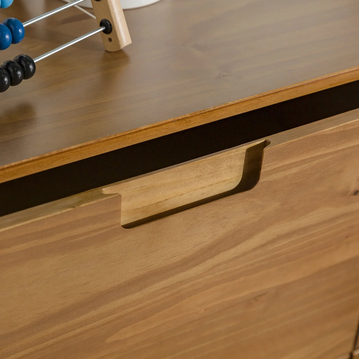 Nouveauté 2026 – Commode Walker Edison Sonoma 6 tiroirs en bois massif couleur caramel