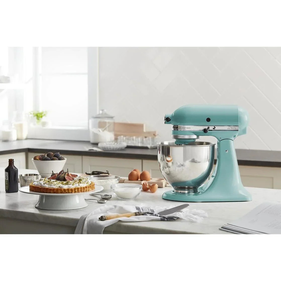 Nouveauté 2026 – Robot pâtissier KitchenAid Artisan Series 5 pintes à tête inclinable, coloris Wildflower, KSM156CXWF (édition