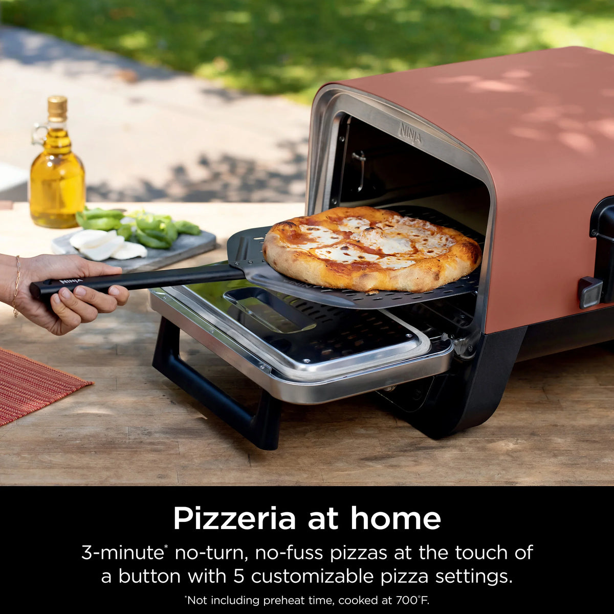 Nouveauté 2026 – Four à pizza à bois Ninja , four extérieur 5 en 1, 5 réglages de cuisson, technologie Ninja Woodfire, température jusqu'à 370 °C, fumoir, électrique
