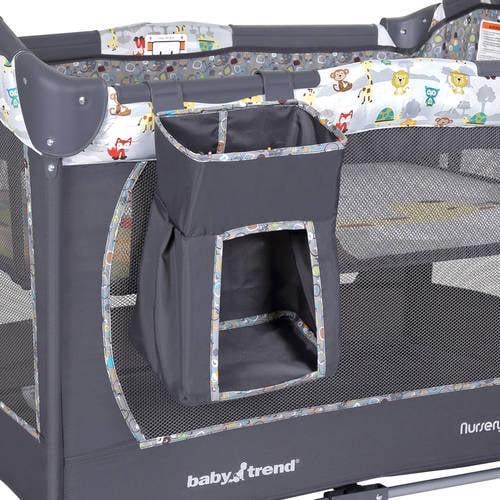 Nouveauté 2026 – Parc pour bébé Baby Trend avec mobile de jouets. Gris Tanzanie