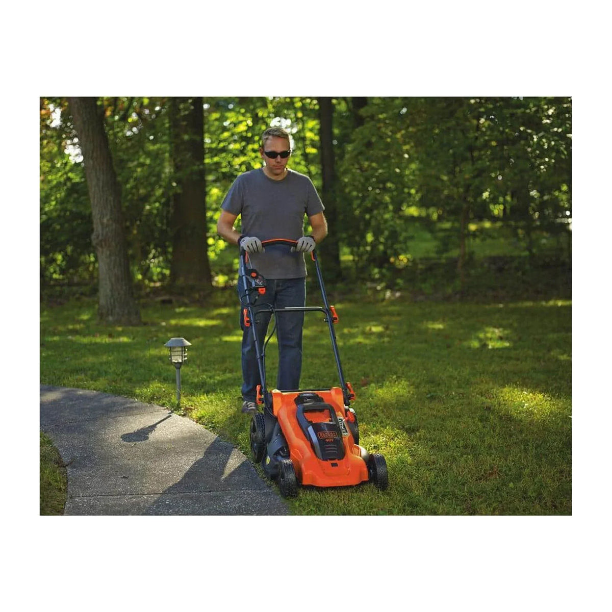 Nouveauté 2026 – Tondeuse à gazon sans fil BLACK+DECKER 40V MAX* avec batterie et chargeur inclus (CM2043C