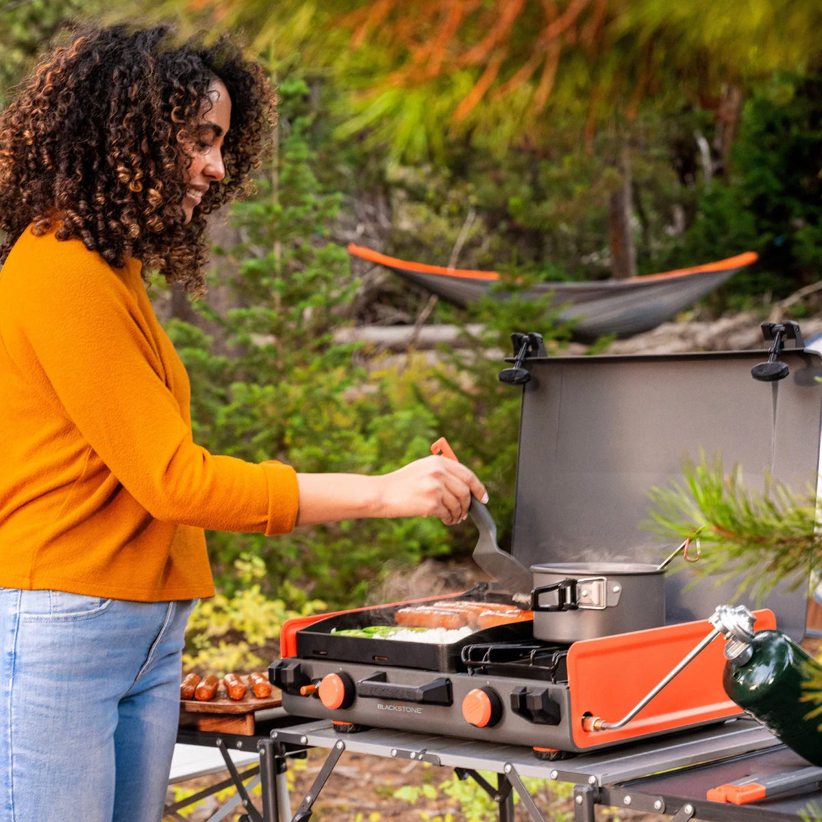 Nouveauté 2026 – Plaque de cuisson au propane Blackstone Adventure Ready 12" x 14" avec brûleur latéral