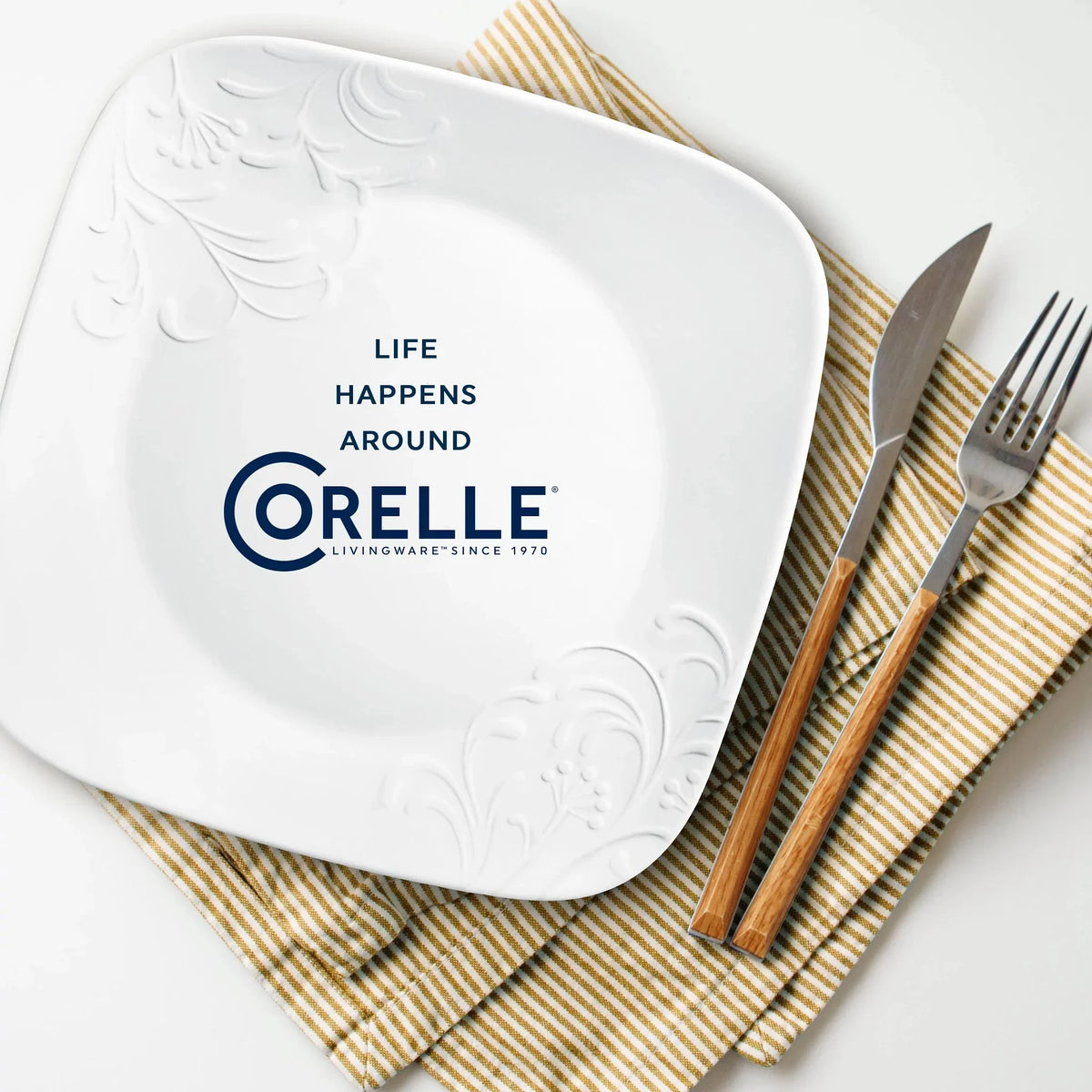 Nouveauté 2026 – Service de table carré en verre embossé Corelle Cherish 16 pièces (pour 4 personnes