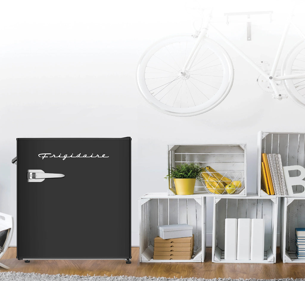 Nouveauté 2026 – Réfrigérateur Frigidaire , 1,6 pi³, style rétro compact, avec ouvre-bouteille latéral, couleur corail