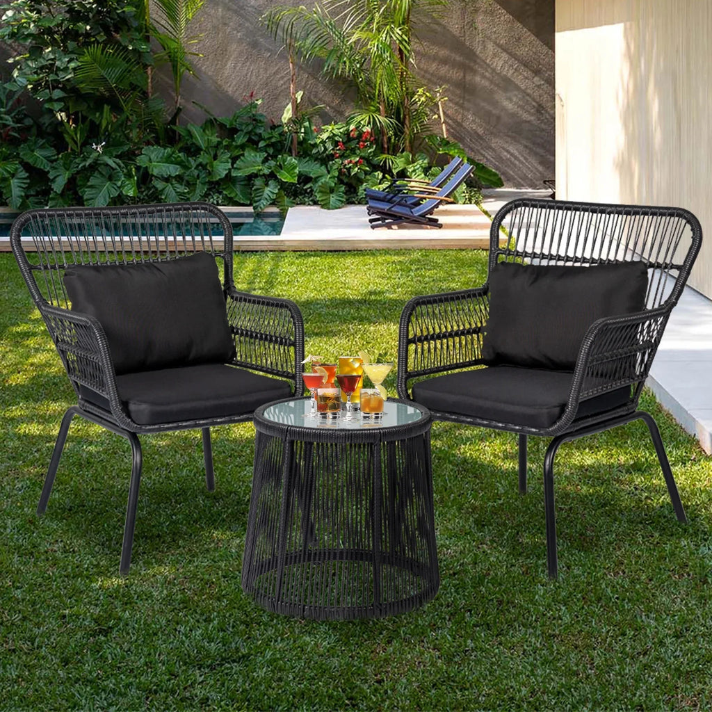Nouveauté 2026 – Ensemble bistro de conversation 3 pièces Tappio pour patio, mobilier de jardin en rotin, table basse en verre et coussins, jaune/beige, idéal pour le jardin, le balcon, la terrasse ou la piscine