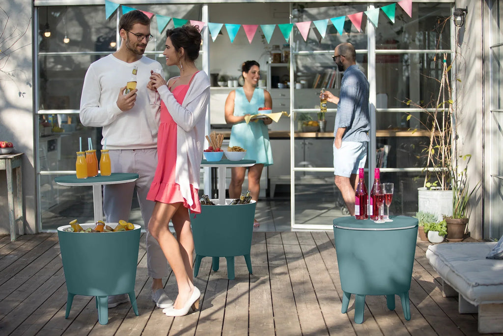 Nouveauté 2026 – Table d'appoint et bar isotherme Keter Pacific Cool Bar 2 en 1 de 28 litres (7,5 gallons), résistante aux intempéries, en résine durable, aspect rotin marron