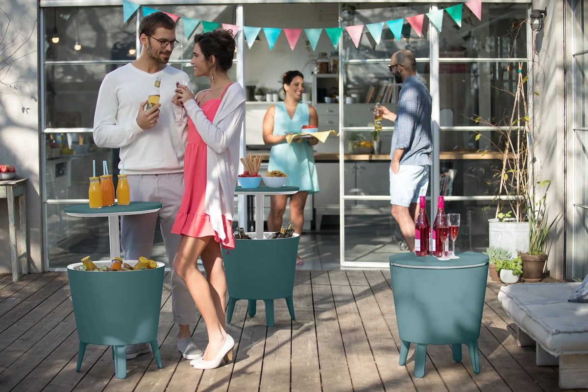 Nouveauté 2026 – Table d'appoint et bar isotherme Keter Pacific Cool Bar 2 en 1 de 28 litres (7,5 gallons), résistante aux intempéries, en résine durable, aspect rotin marron
