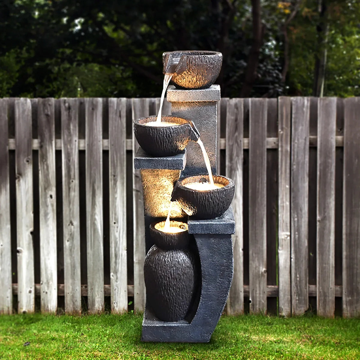 Nouveauté 2026 – Fontaine d'extérieur 37,4 po H avec 4 bassins, fontaine de jardin moderne avec éclairage LED pour patios et cours – Fontaine en résine durable avec design en cascade pour la décoration intérieure/extérieure