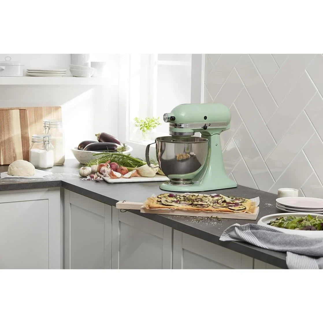 Nouveauté 2026 – Robot pâtissier KitchenAid Artisan Series 5 pintes à tête inclinable, coloris Wildflower, KSM156CXWF (édition