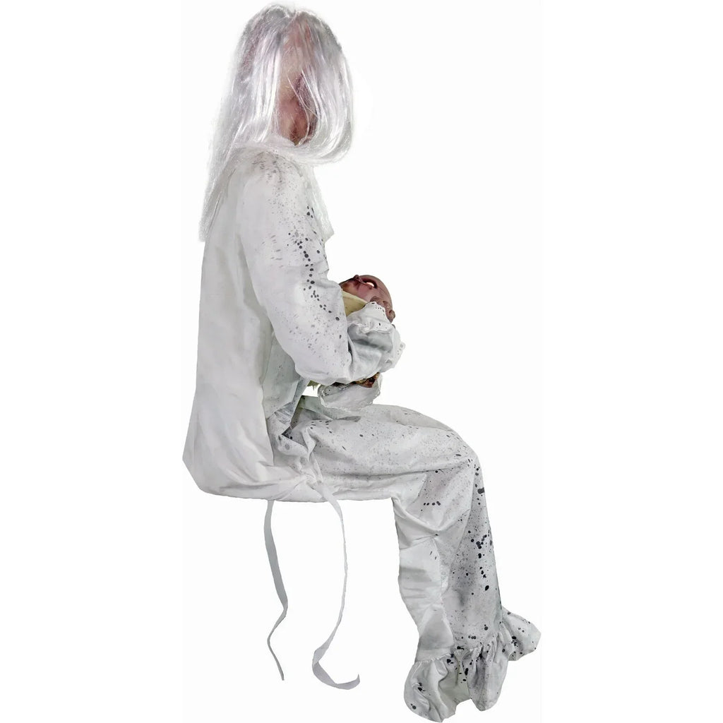 Nouveauté 2026 – Décoration d'Halloween Tekky Haunted Hill Farm : Mamie Gravely animatronique de 88 cm (2,9 pi) avec sons activés par le mouvement, HHGRVLYGRNY-1FLSA