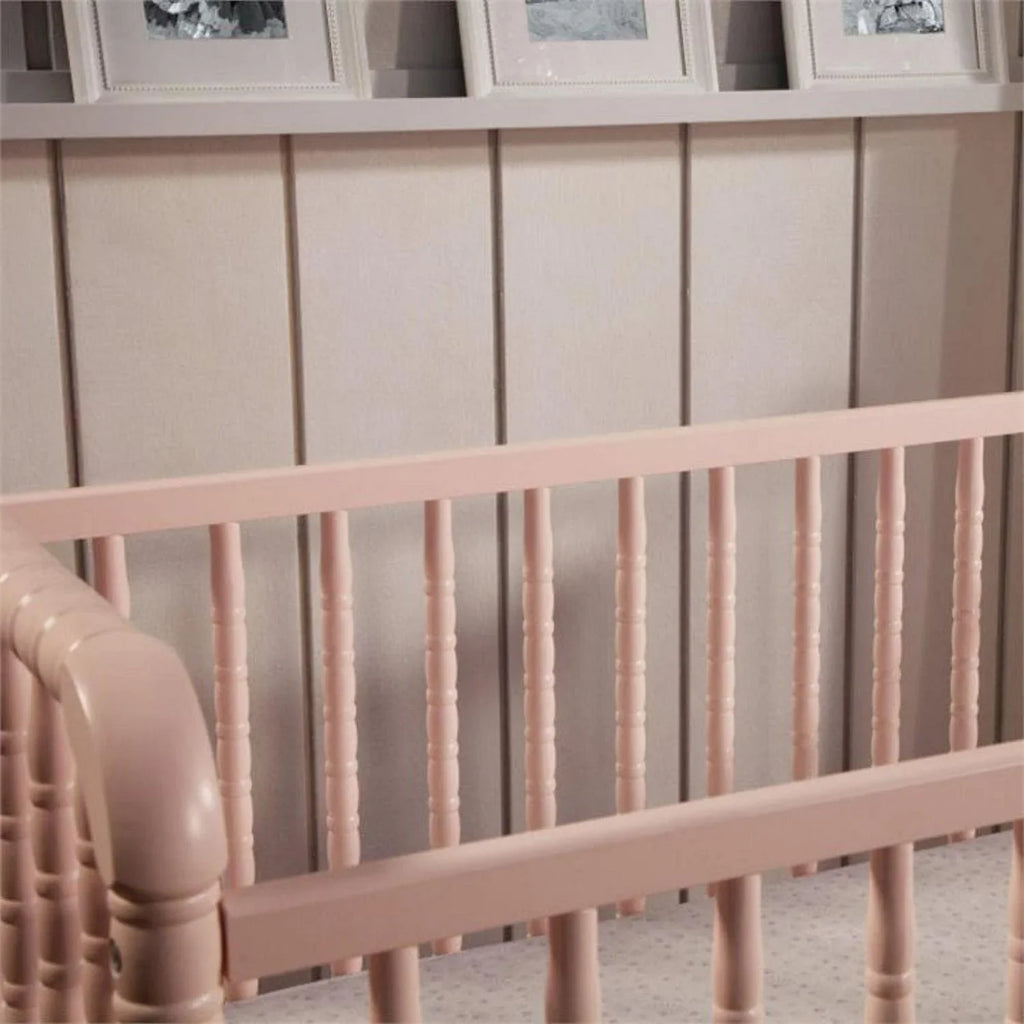 Nouveauté 2026 – Lit bébé convertible 3-en-1 DaVinci Jenny Lind , couleur rose poudré