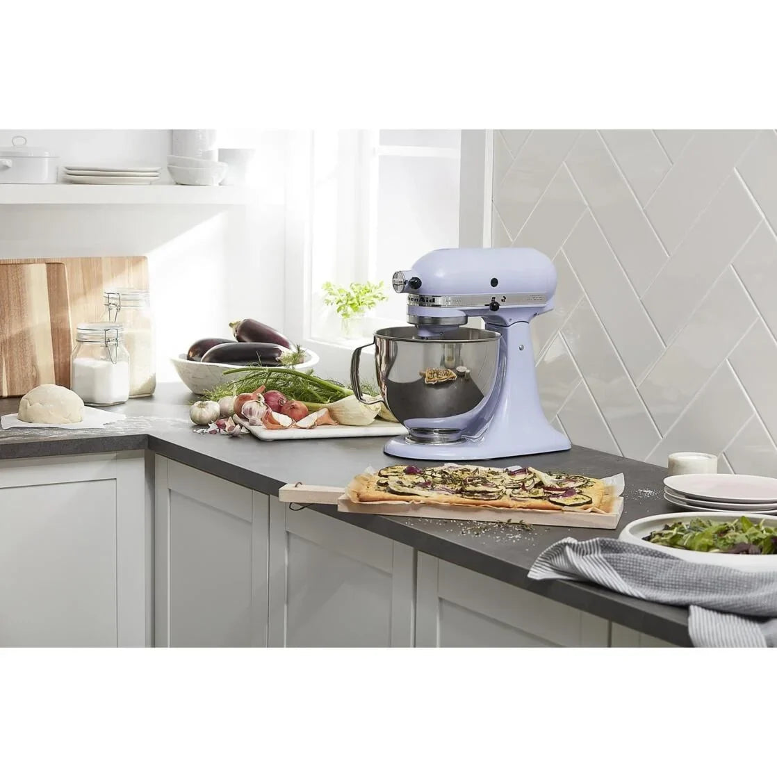 Nouveauté 2026 – Robot pâtissier KitchenAid Artisan Series 5 pintes à tête inclinable, coloris Wildflower, KSM156CXWF (édition