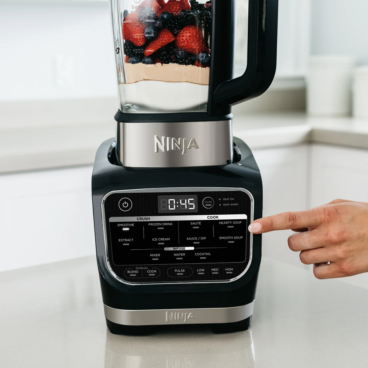 Nouveauté 2026 – Blender Ninja Foody pour soupes, sauces et dips chauds et froids, puissance maximale de 1400 watts, idéal pour mixer boissons glacées et smoothies. Pichet en verre antiadhésif (HB152), 1,9 L, noir
