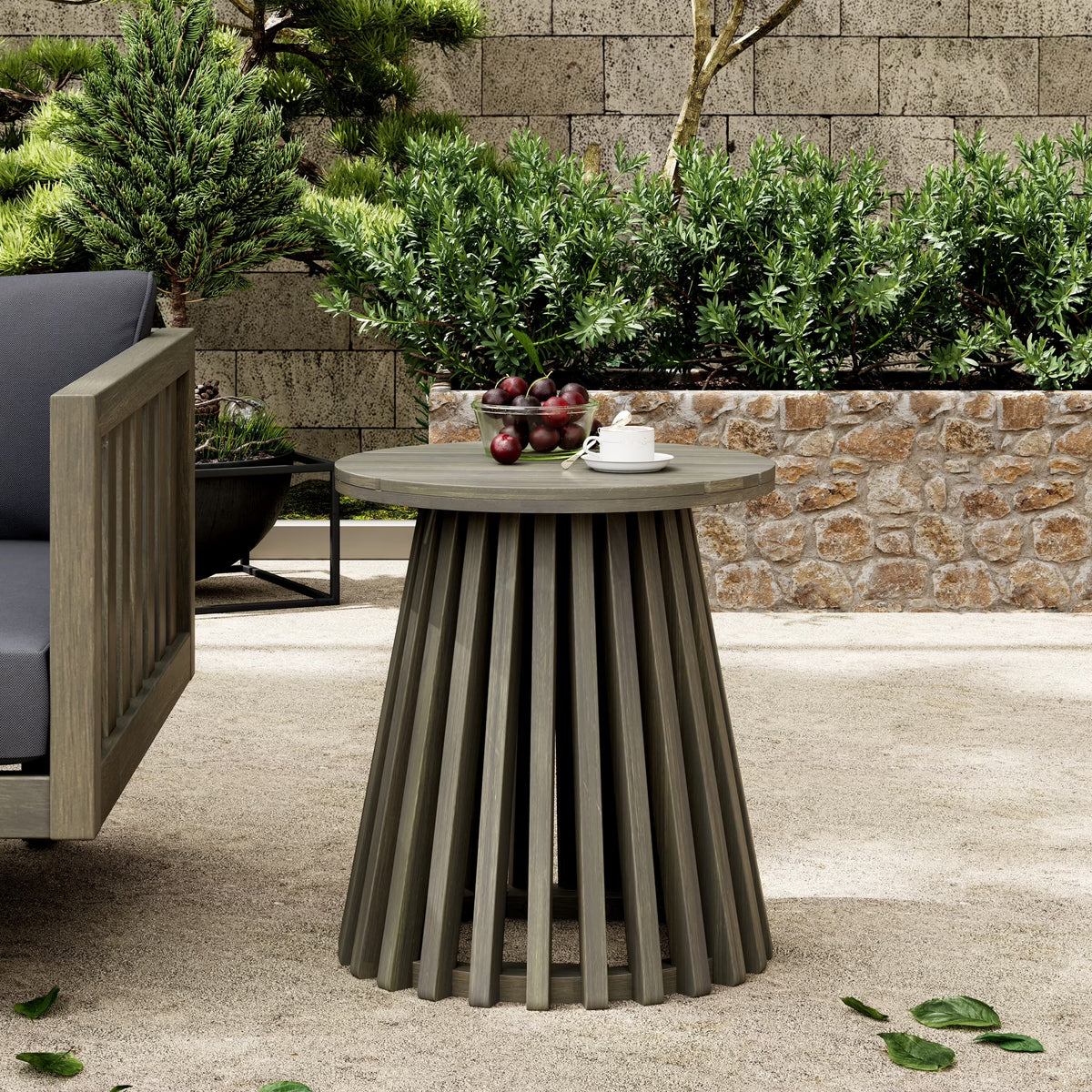 Nouveauté 2026 – Table d'appoint ronde d'extérieur en bois d'acacia Christopher Knight Home, couleur teck clair, idéale pour le jardin, la pelouse ou le balcon