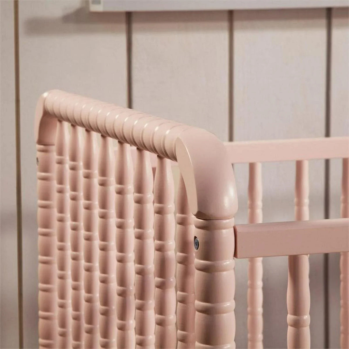 Nouveauté 2026 – Lit bébé convertible 3-en-1 DaVinci Jenny Lind , couleur rose poudré