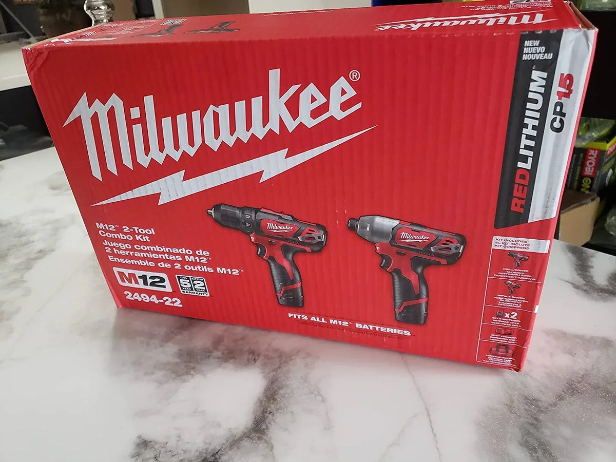 Nouveauté 2026 – Kit Milwaukee 2494-22 avec batterie compacte M12 2,0 Ah offerte