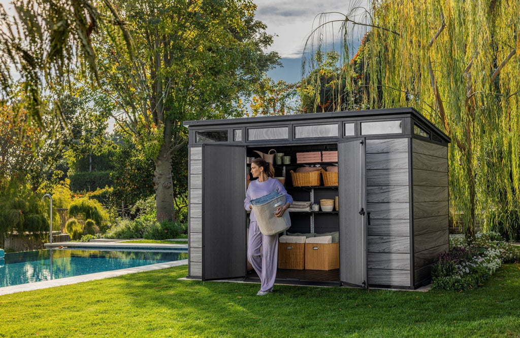 Nouveauté 2026 – Abri de jardin Keter Signature , 3,35 m x 2,13 m, en résine durable avec plancher renforcé et porte verrouillable, couleur noyer