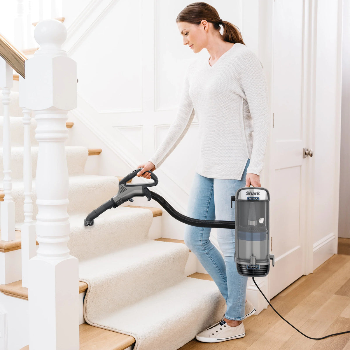 Nouveauté 2026 – Aspirateur vertical Shark Vertex DuoClean PowerFin , avec système Lift-Away™ et brosse autonettoyante, AZ2000