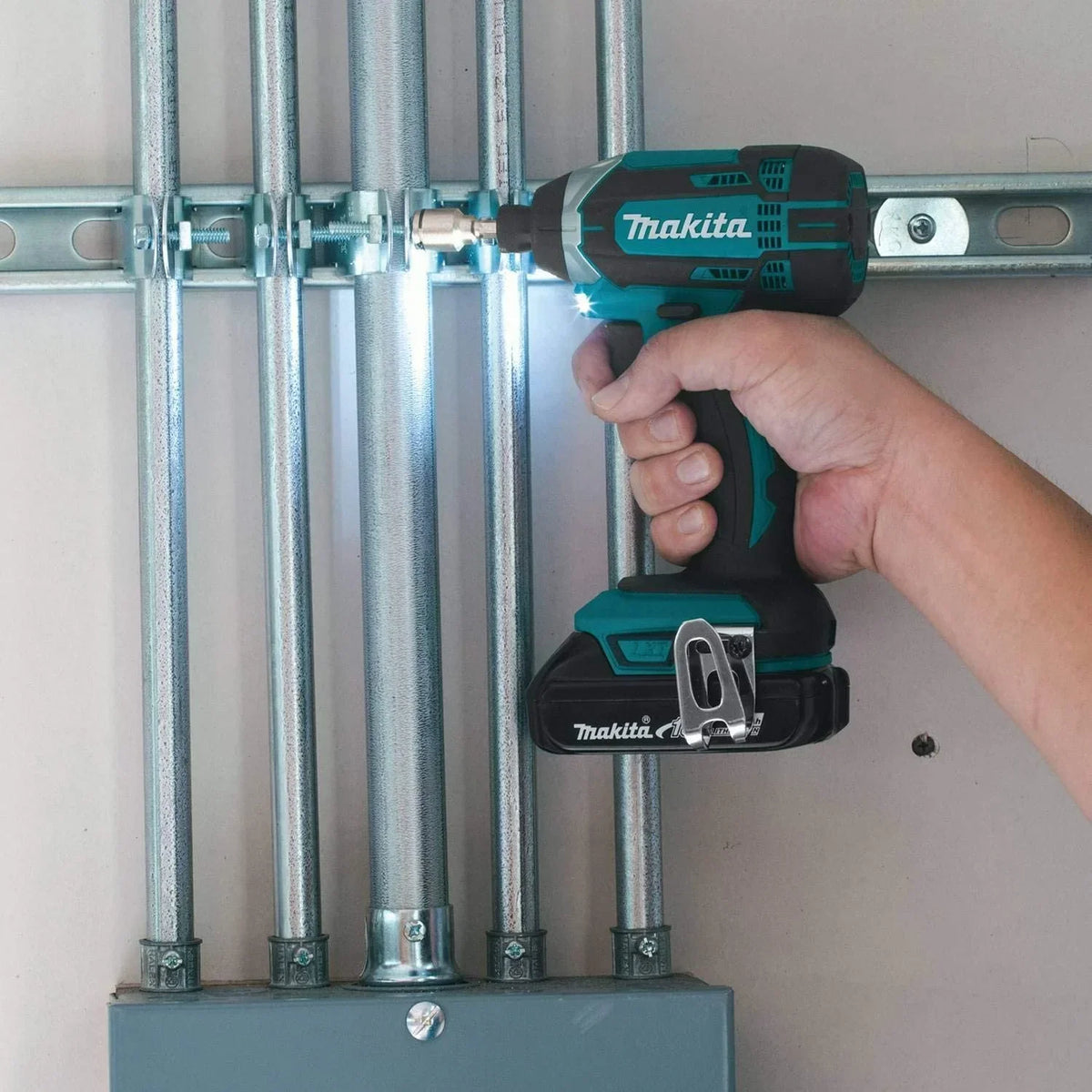 Nouveauté 2026 – Ensemble d'outils sans fil Makita 18 V Lithium-Ion, 1,5 Ah, lot de 2