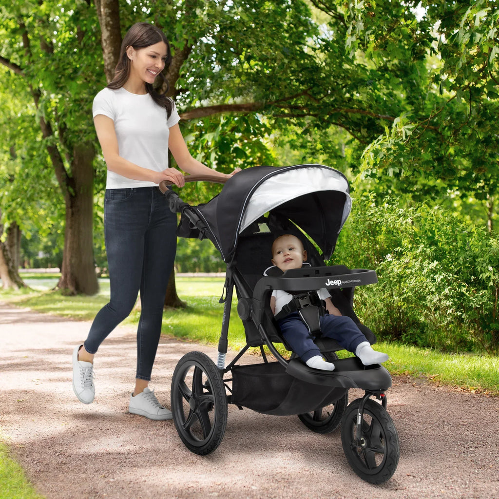 Nouveauté 2026 – Poussette de jogging Jeep TurboGlyde de Delta Children, noire