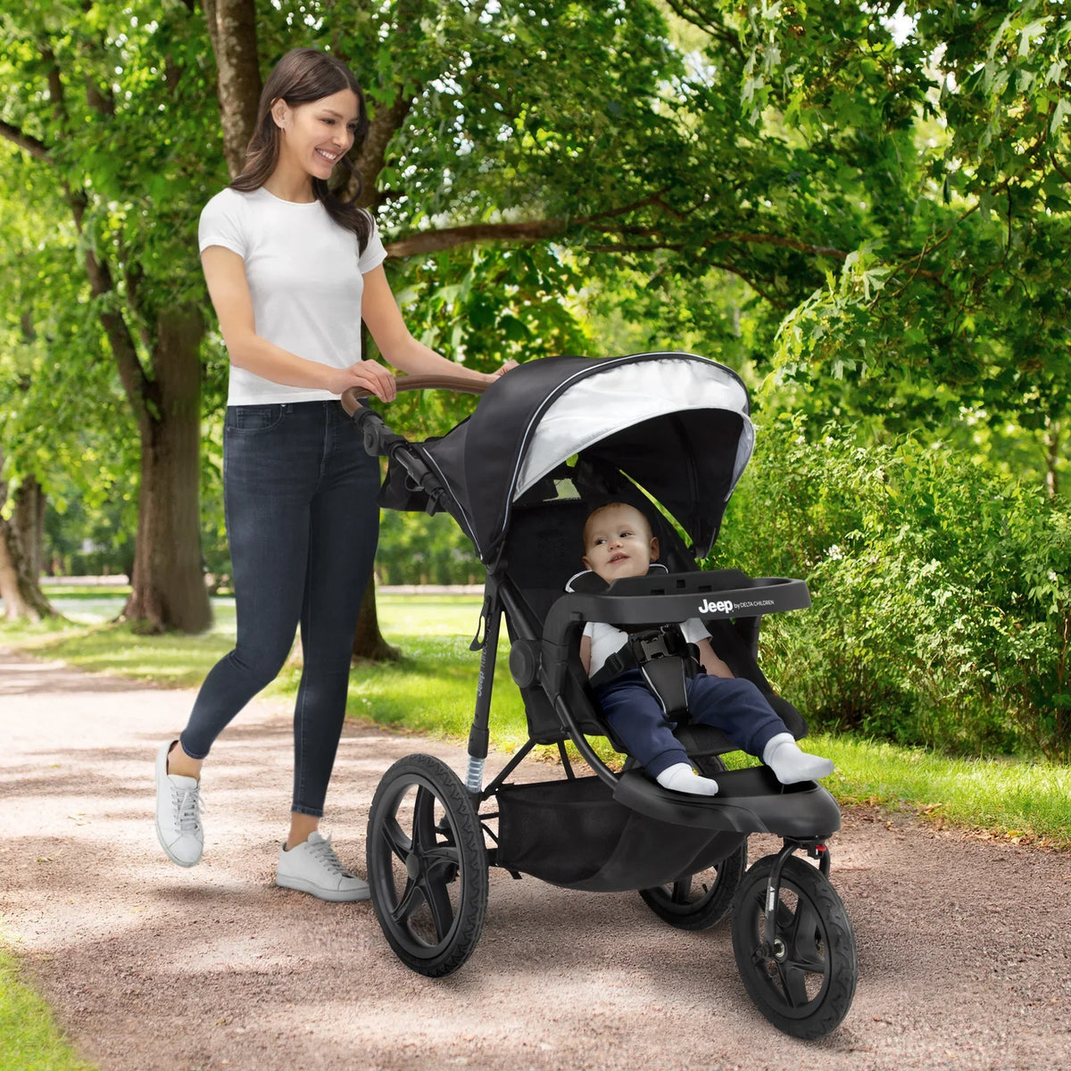 Nouveauté 2026 – Poussette de jogging Jeep TurboGlyde de Delta Children, noire