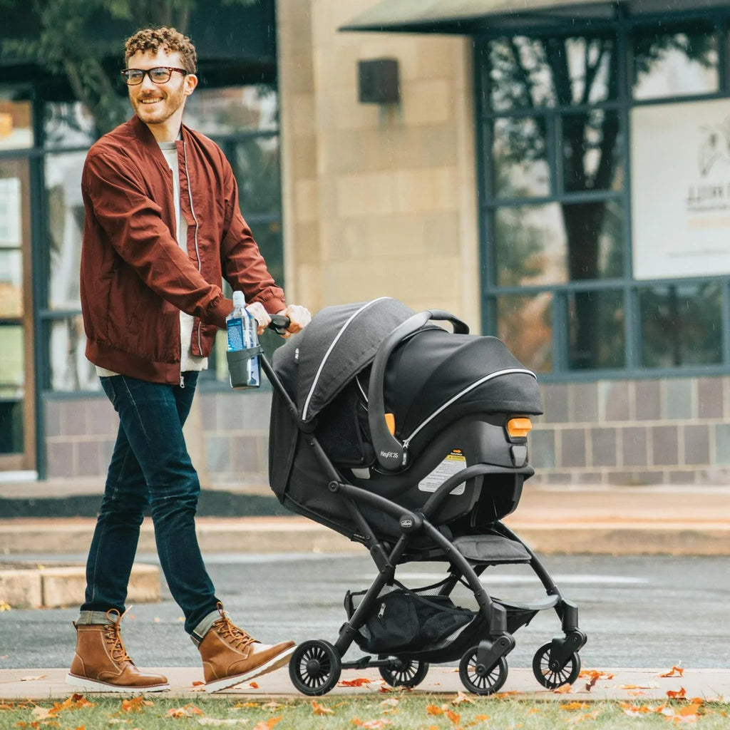 Nouveauté 2026 – Poussette compacte Chicco Presto - Graphite (Gris). Neuve