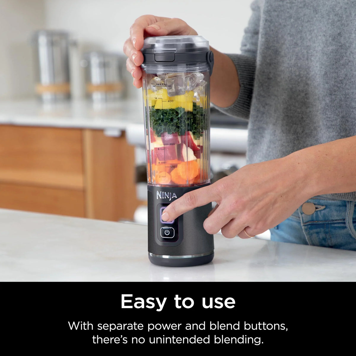 Nouveauté 2026 – Blender portable Ninja Blast , sans fil, bol de 532 ml (18 oz), blender individuel pour milkshakes et smoothies, sans BPA, couvercle étanche et bec verseur, rechargeable par USB-C, pièces compatibles lave-vaisselle, violet métallisé