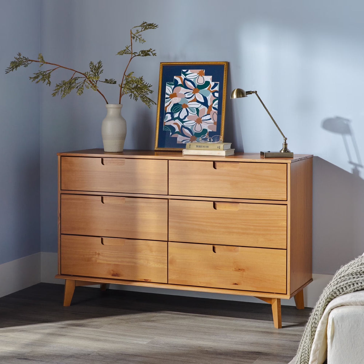 Nouveauté 2026 – Commode Walker Edison Sonoma 6 tiroirs en bois massif couleur caramel