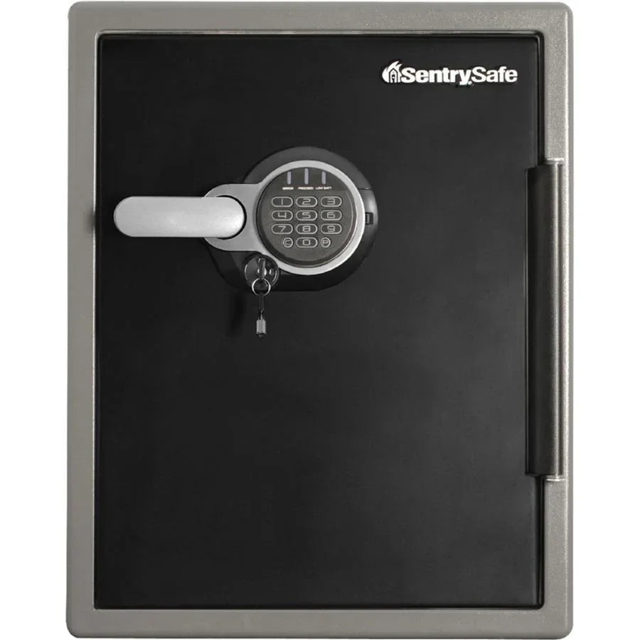 Nouveauté 2026 – Coffre-fort numérique ignifugé et étanche Sentry Safe - 56 litres - Numérique, programmable, double serrure à clé - 4 pênes de verrouillage actifs - Résistant au feu, à l'eau et à l'effraction - pour tablette, téléphone portable, dis