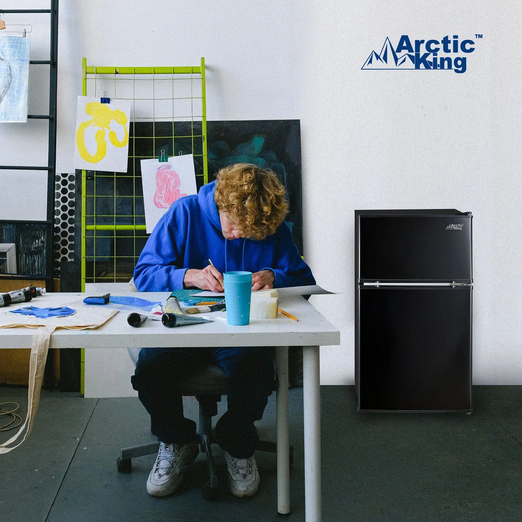 Nouveauté 2026 – Mini-réfrigérateur à deux portes Arctic King 3,2 pi³ avec congélateur, acier inoxydable, E-Star