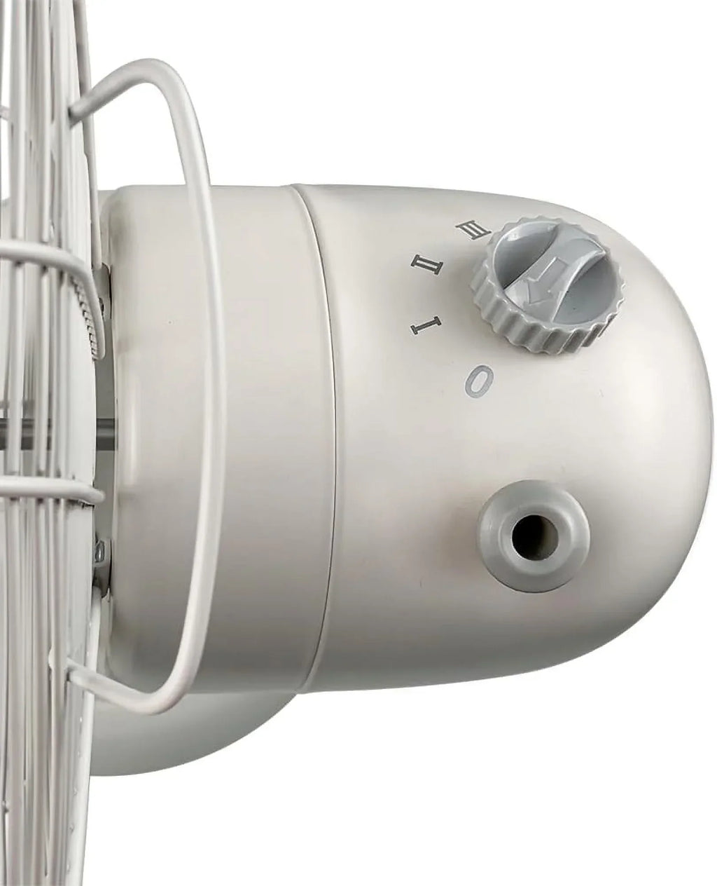 Nouveauté 2026 – Ventilateur de table rétro tout métal Good Housekeeping (92618) avec 3 vitesses, large oscillation et poignée de transport