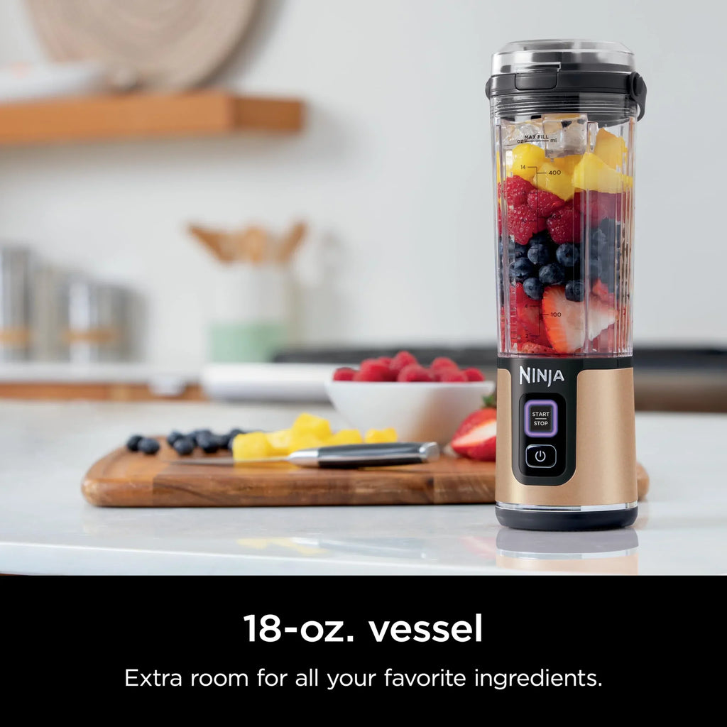 Nouveauté 2026 – Blender portable Ninja Blast , sans fil, bol de 532 ml (18 oz), blender individuel pour milkshakes et smoothies, sans BPA, couvercle étanche et bec verseur, rechargeable par USB-C, pièces compatibles lave-vaisselle, violet métallisé