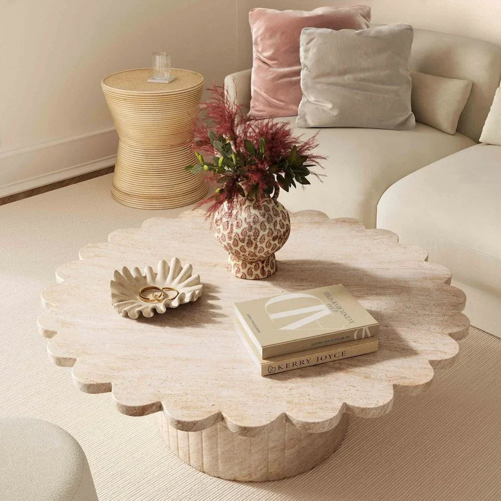 Nouveauté 2026 – Table basse d'intérieur/extérieur TOV Furniture Blossom, finition travertin lavé