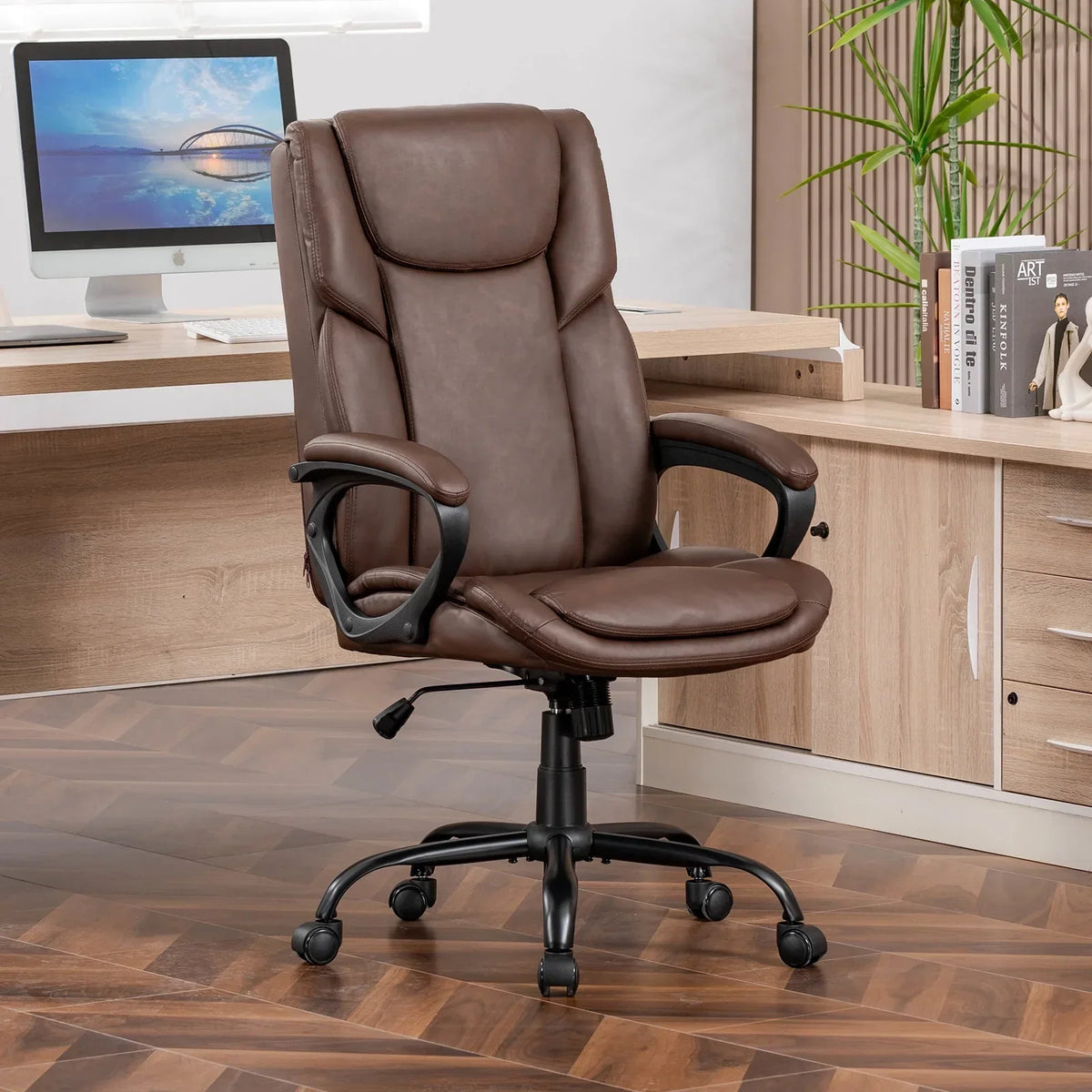 Nouveauté 2026 – Fauteuil de bureau ergonomique Mainstays Executive à dossier haut en cuir noir