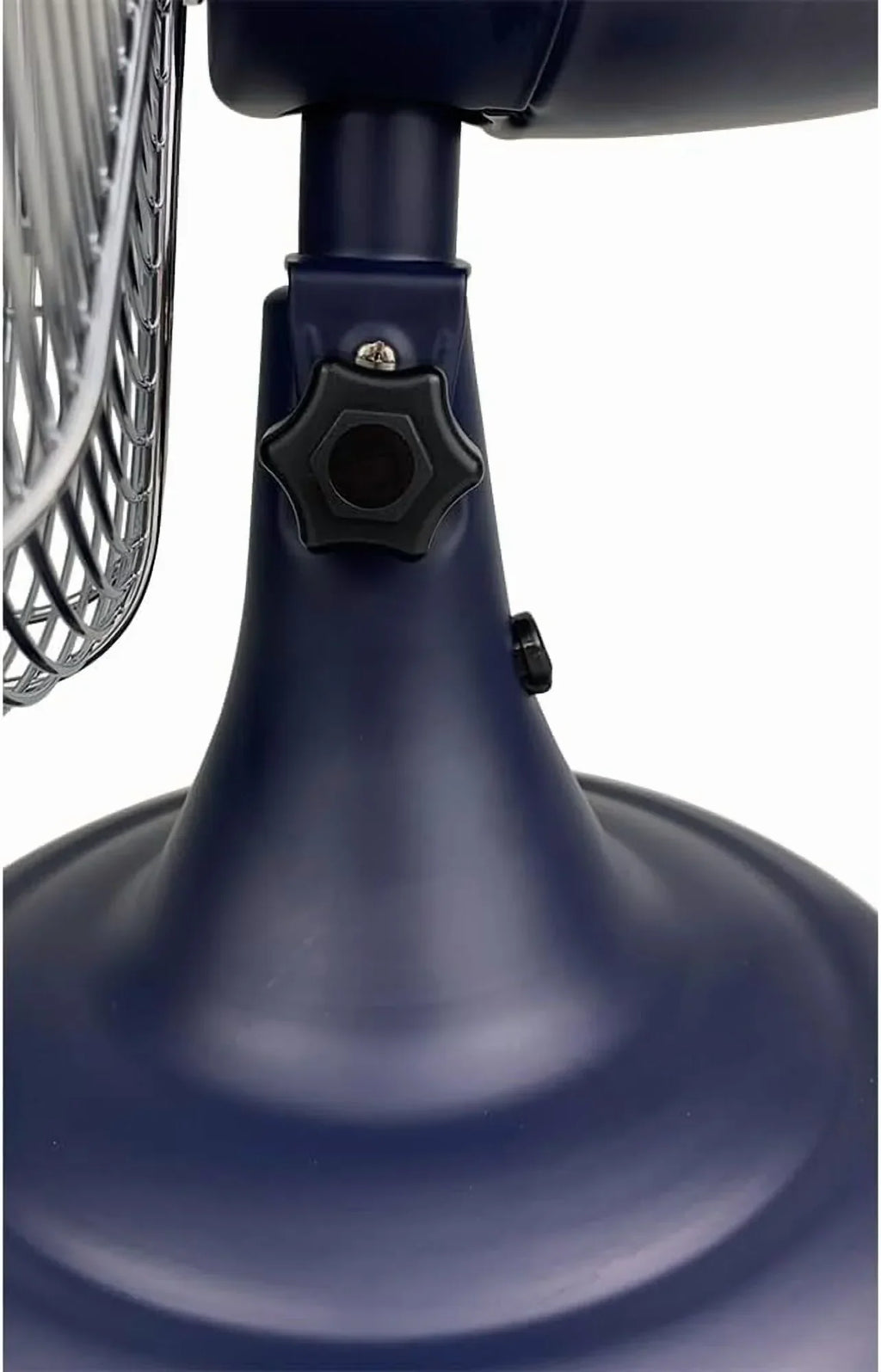 Nouveauté 2026 – Ventilateur de table rétro tout métal Good Housekeeping (92618) avec 3 vitesses, large oscillation et poignée de transport
