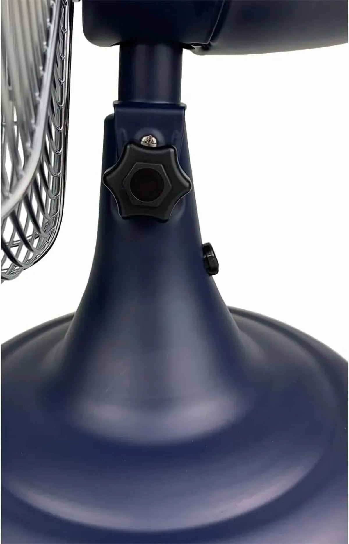 Nouveauté 2026 – Ventilateur de table rétro tout métal Good Housekeeping (92618) avec 3 vitesses, large oscillation et poignée de transport